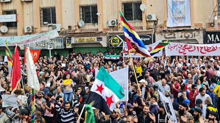 السويداء تواصل التظاهر ضد نظام الأسد 