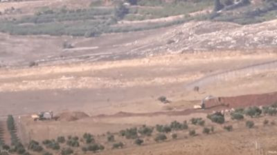 قوات إسرائيلية تعتدي على الحدو...