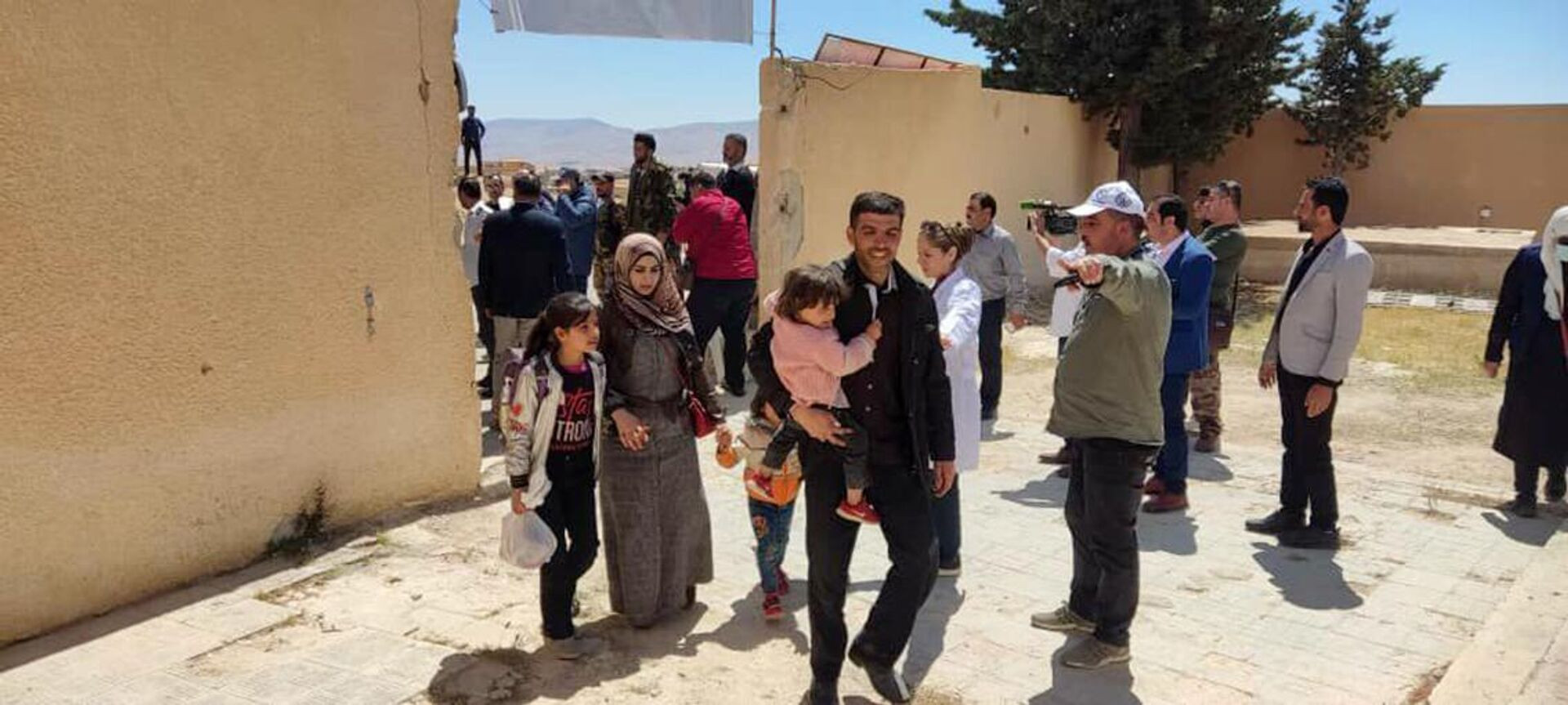 النظام يعتقل 17 شخصا من اللاجئ...