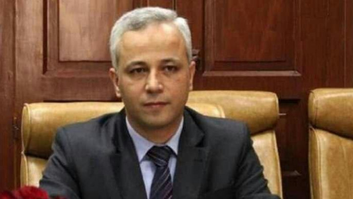 من العيار الثقيل.. وزير اتصالا...