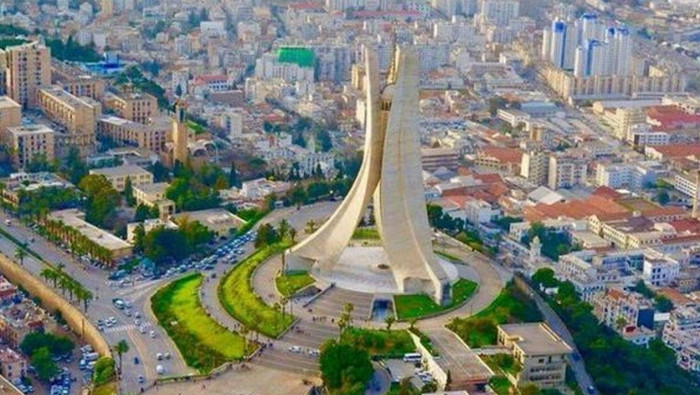 الجزائر تتراجع عن قرار ترحيل ا...