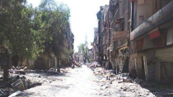 سكان الأحياء الجنوبية لدمشق يط...