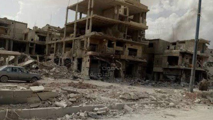 النظام يهدم أبنية بمخيم الحجر...