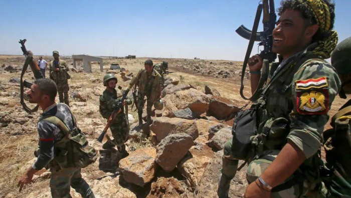 عناصر جيش النظام لسيدهم: من حق...