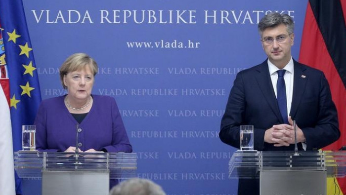 ميركل تبدي استعدادها دعم تركيا...