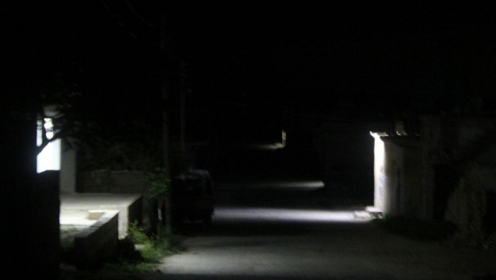 "الضوء" سلاح إدلب لمواجهة قصف...