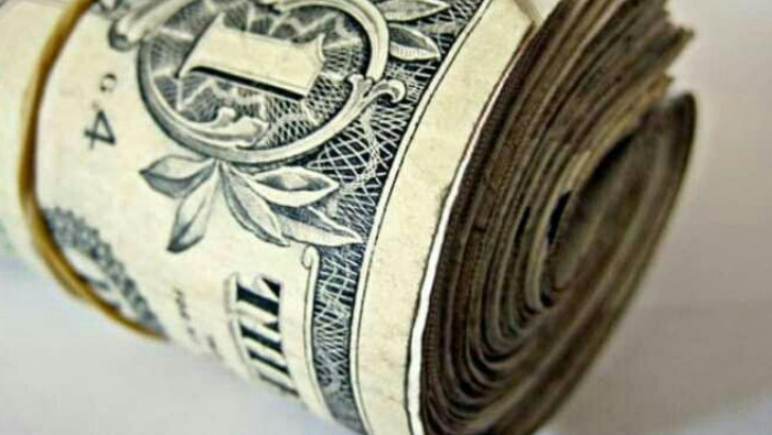 الدوﻻر يواصل ارتفاعه بدفعٍ من...