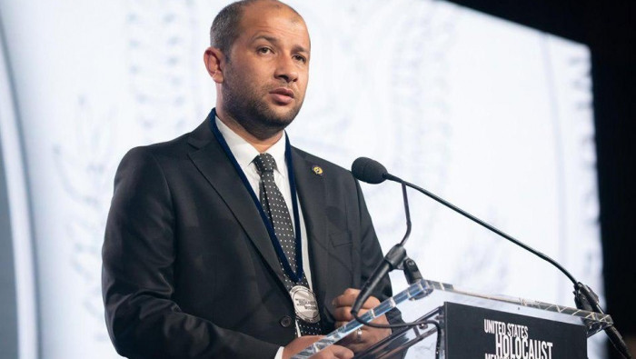 "الخوذ البيضاء" تفوز بجائزة في...