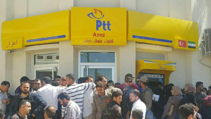 الموظفون في الشمال السوري يقبض...