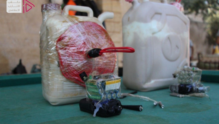 الدفاع المدني يفكك عبوتين مزرو...