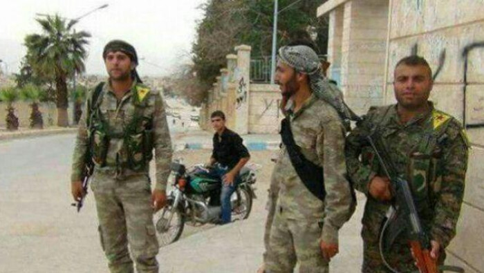 "قسد" تقتحم بلدة بديرالزور وتع...