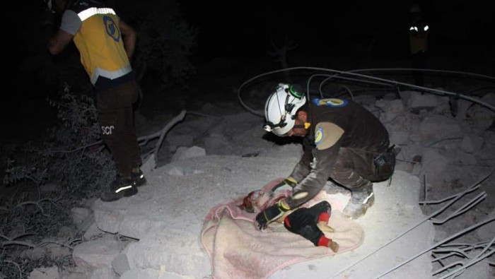 استشهاد عائلة بقصف جوي على ريف...