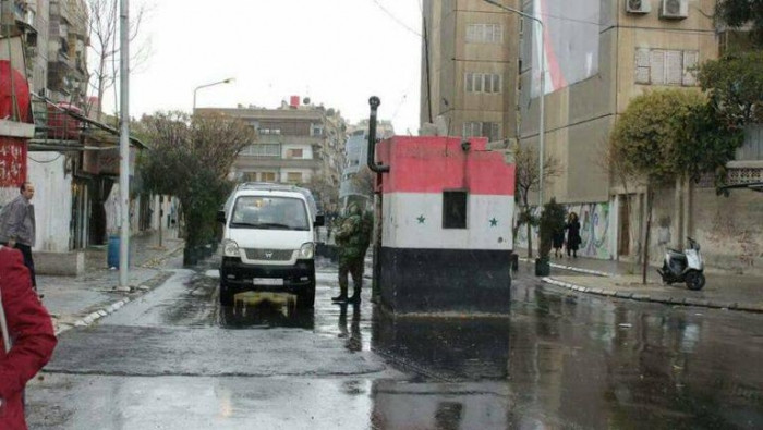 حملات مكثفة للنظام بحثاً عن مط...