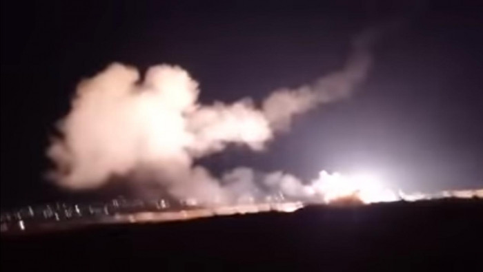 "إسرائيل" تضرب مجدداً مواقع لل...