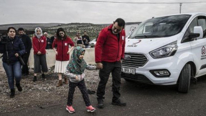 الطفلة "مايا" تخطو خطواتها الأ...