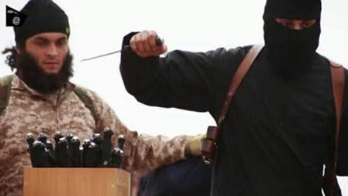 داعش يعدم 7 أشخاص ذبحاً بالسكا...