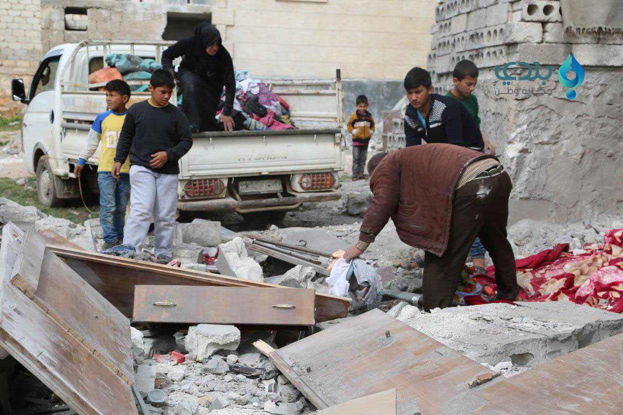 تسعة شهداء بقصف جوي مكثف على ح...