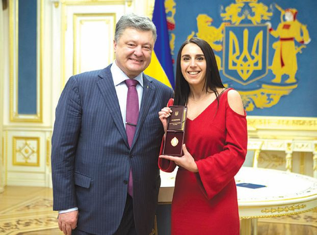 حين تغنّي زاخاروفا للأسد في "ي...