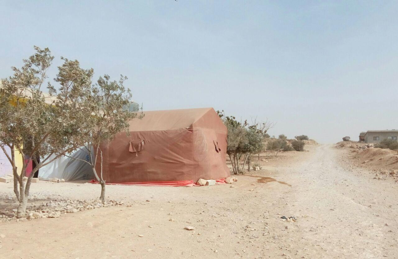 عواصف ترابية تفاقم معاناة المه...