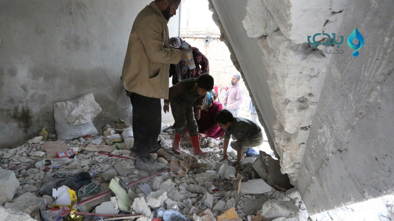 طيران النظام يقتل طفلة وامرأة...