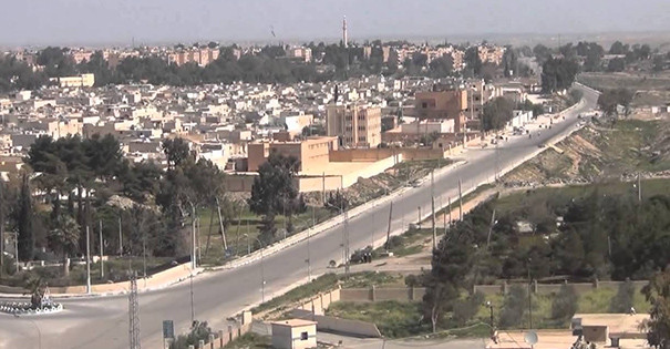 الاشتباكات تتواصل في الطبقة وا...