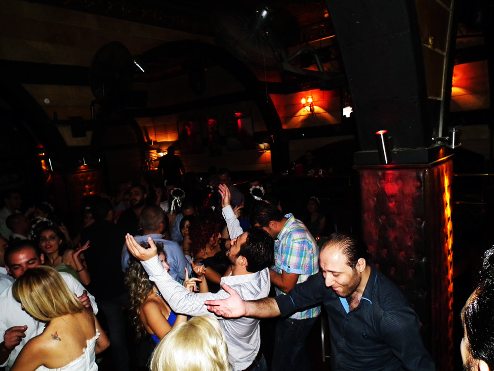 كيف يسخّر الأسد النوادي الليلي...