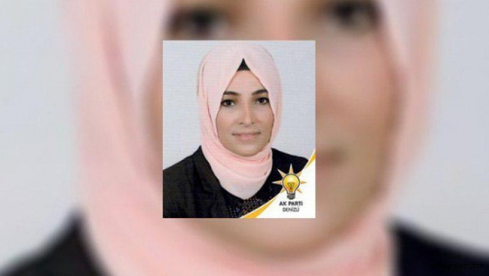 مسؤولة تركية تغرد دعما للسوريي...