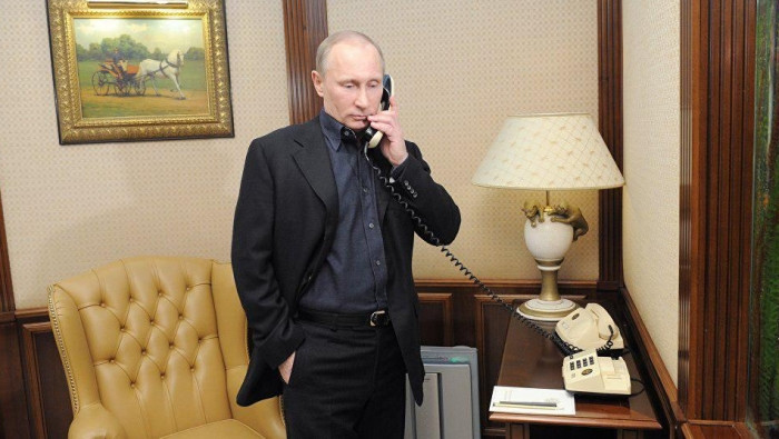 "بوتين" يتصل بـ"الأسد" لمناقشة...