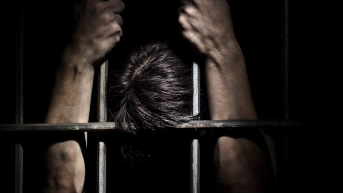 النظام يفرج عن معتقل من مخيم خ...