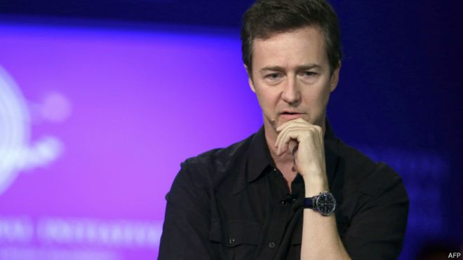 ممثل أمريكي يجمع 425 ألف دولار...