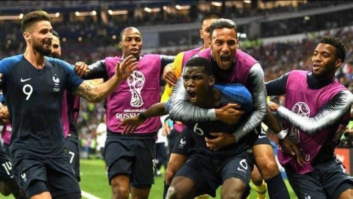 للمرة الثانية الديوك تصيح.. فر...