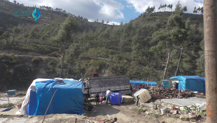 إخلاء مخيمات بريف اللاذقية بعد...