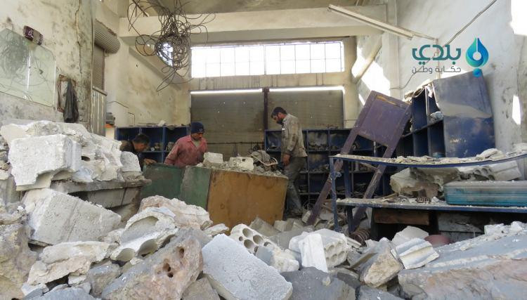 ثلاثة شهداء بقصف جوي على ريف إ...