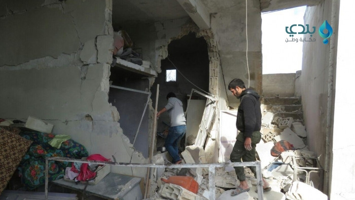 ثلاثة شهداء بقصف جوي على ريف إ...