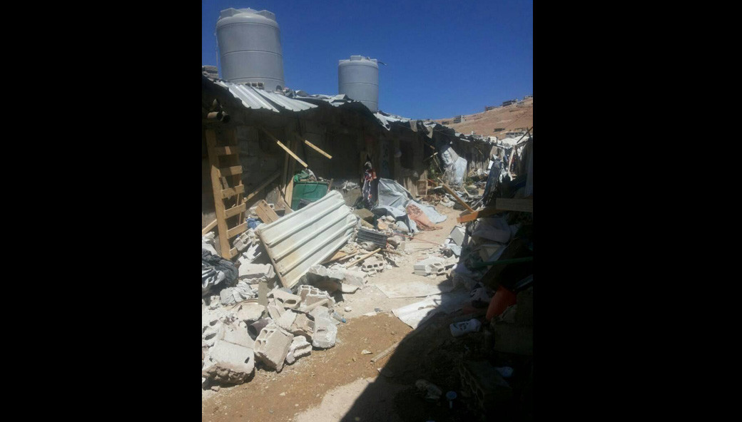 مطالبات بحماية دولية لمخيمات ا...