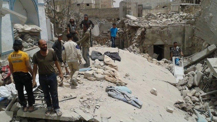 ثلاثة شهداء بقصف لطائرات النظا...