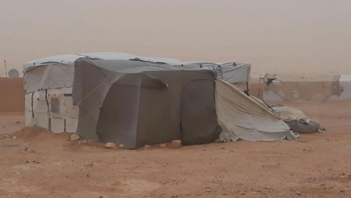 أهالي "الركبان" يناشدون المملك...