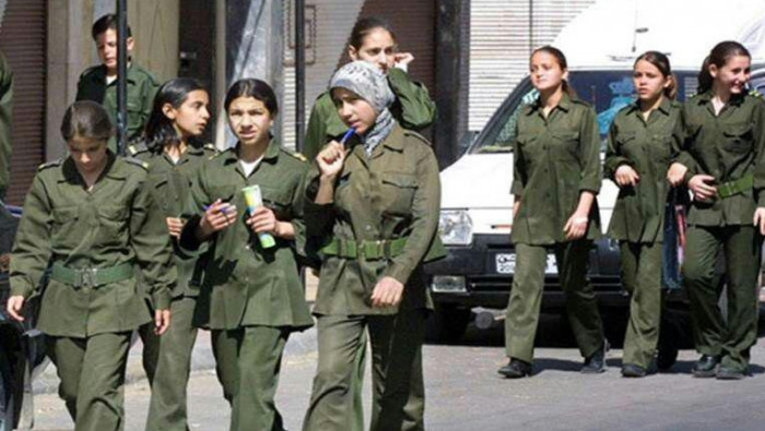 مطالبات بإعادة الزي العسكري لل...