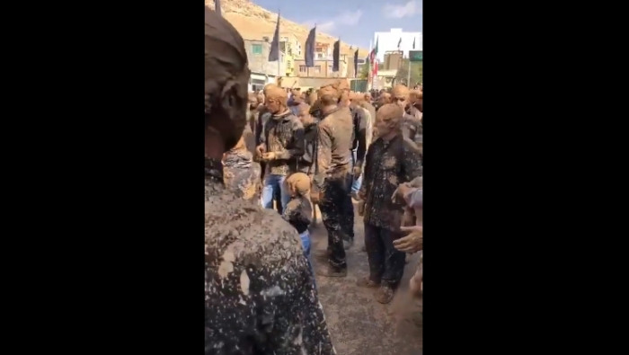 مقطع مصور يظهر طقوسا غريبة لعن...