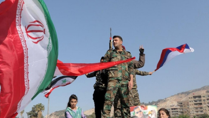 صحيفة: إخراج إيران من سوريا لن...