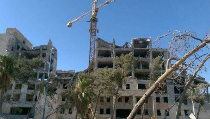 مقتل ثلاثة عمال خلال استخراج ا...