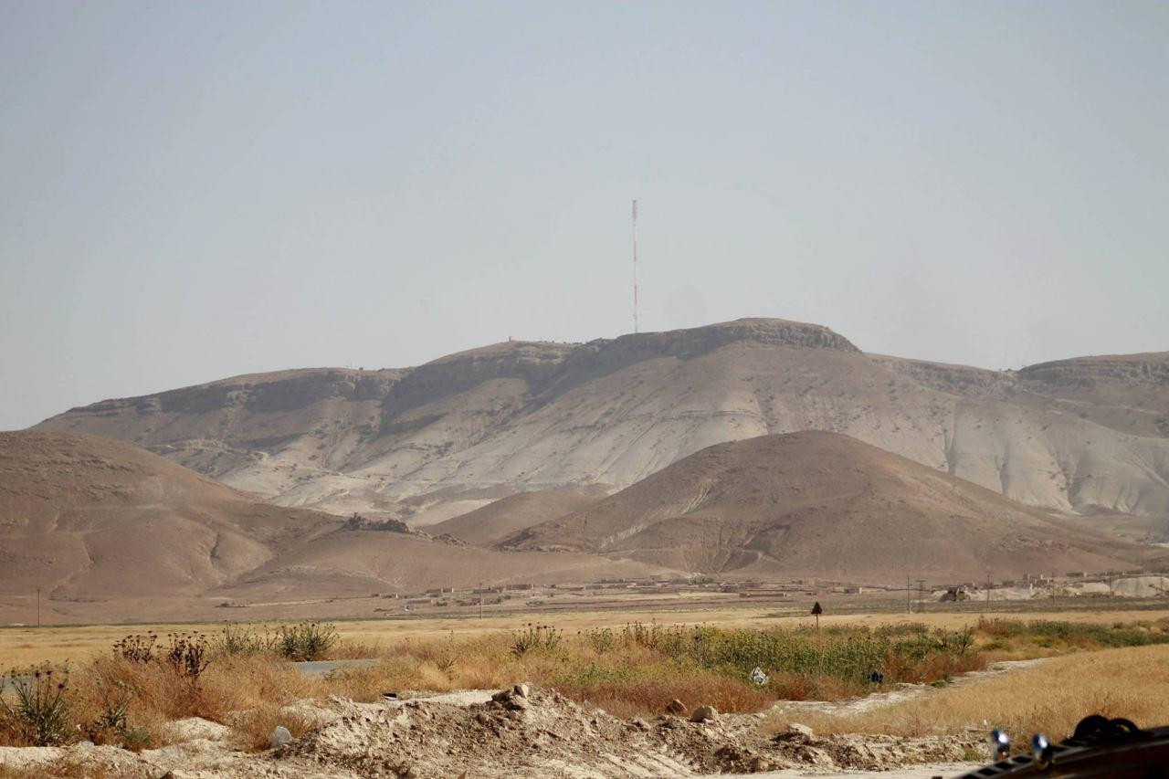 استشهاد مدني بانفجار لغم أرضي...