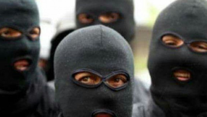 المزيد من البلدات تمنع "اللثام...