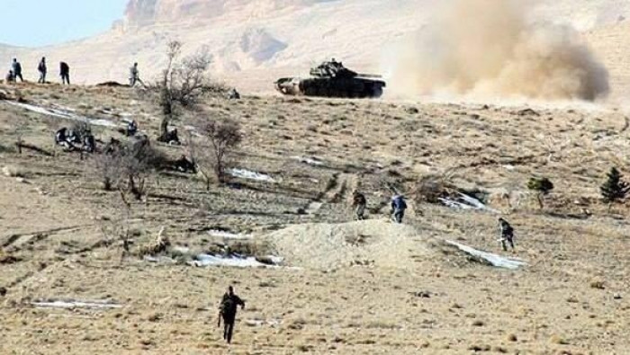 مفخخة لـ"داعش" تقتل 12 عنصرا م...