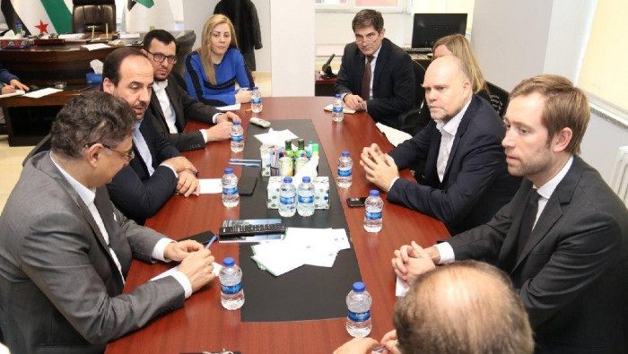 هيئة التفاوض تلتقي دبلوماسيين...