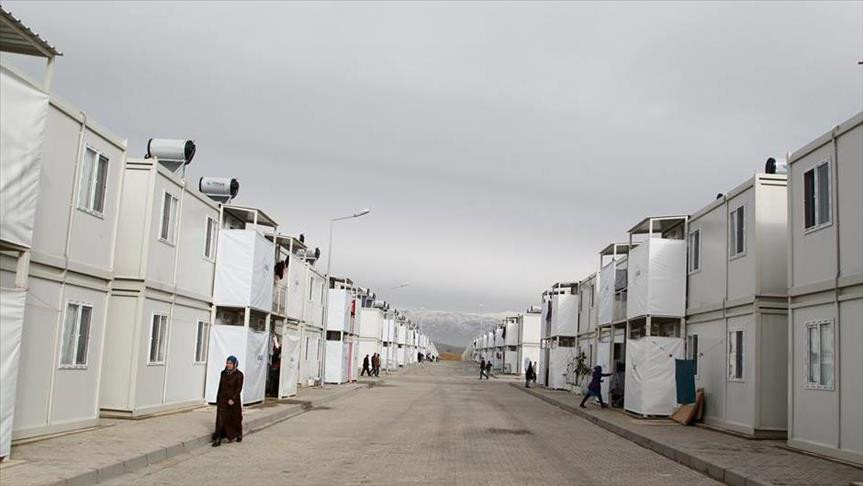 تركيا تفتتح مخيماً بمرعش وتنشئ...