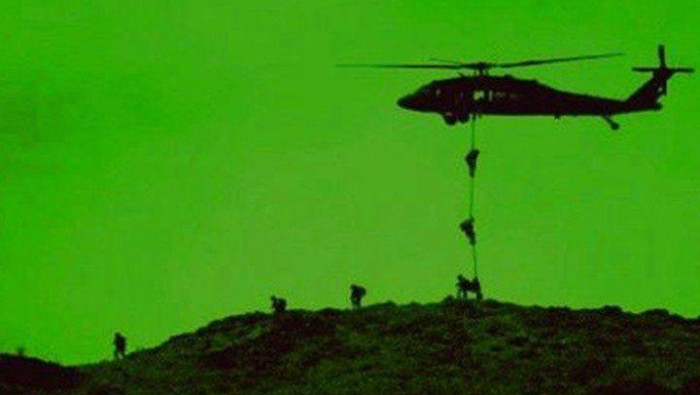 التحالف ينفذ إنزالاً جوياً في...