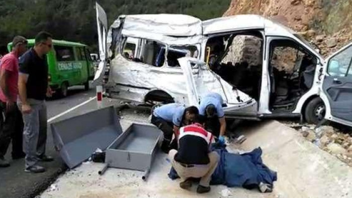 وفاة سيدة سورية وإصابة ثمانية...