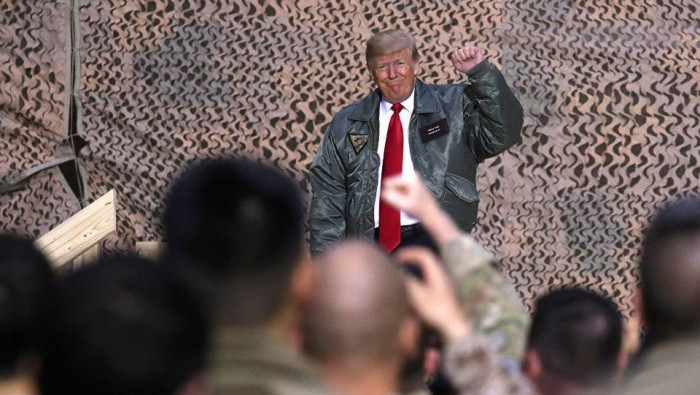 من العراق.. ترامب يدافع عن انس...