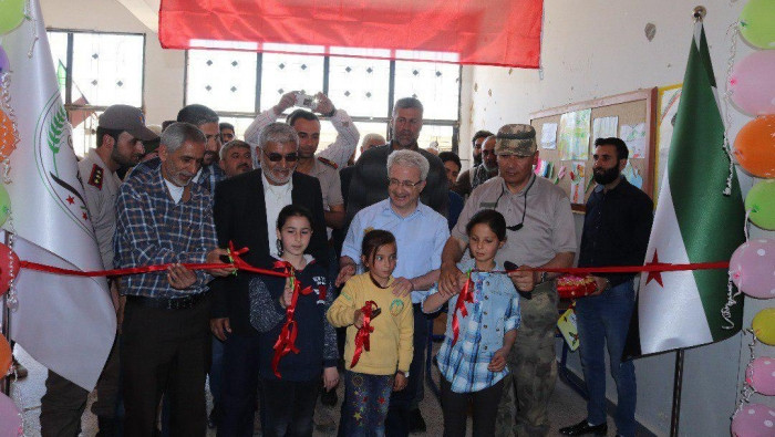معرض في "قباسين" شرقي حلب بمشا...